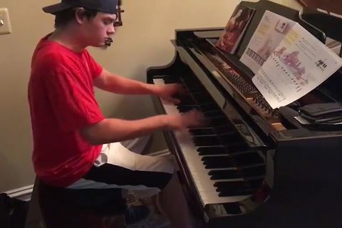 Wahnsinns-Performance: Pizza meets Beethoven - dieser Lieferbote entpuppt sich als wahres Multitalent
