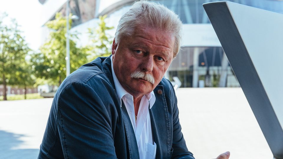 "Was jetzt durch Donald Trump losgetreten wird, birgt große Gefahren", sagt Werner Funk, Betriebsrat bei Daimler-Benz in Stuttgart