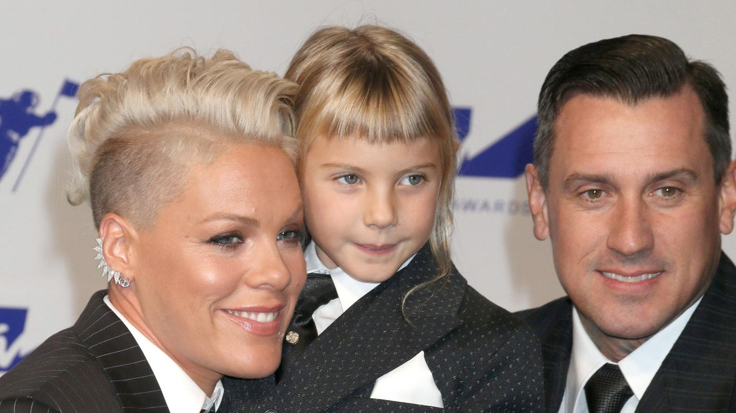 Pink, Willow, Carey Hart