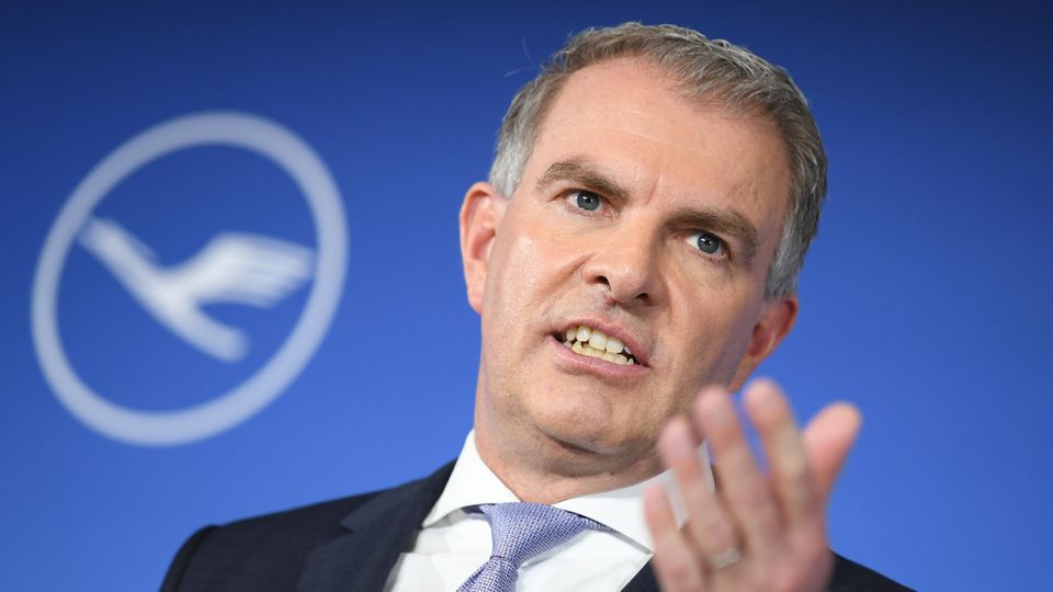 Lufthansa-Chef Spohr auf einem Event seines Unternehmens