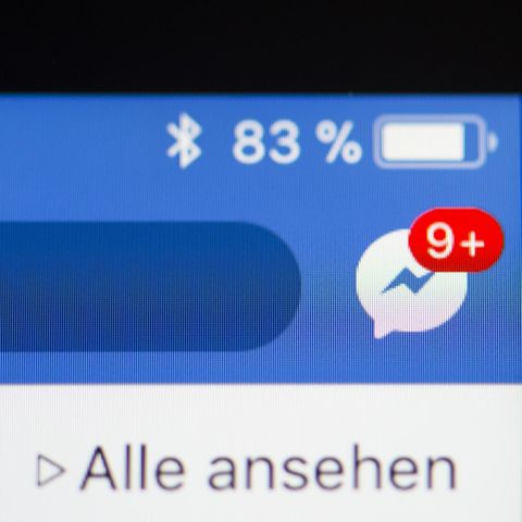 Neun neue Nachrichten auf einem Facebook Messenger