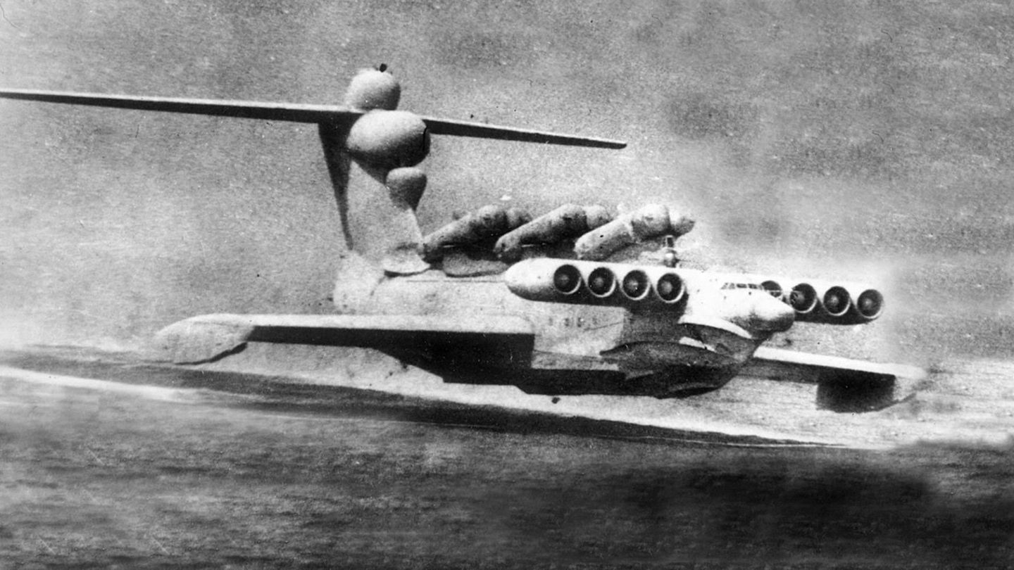 Die Ärodynamik eines Ekroplans baisert auf einem rollenden Luftkissen unter den Flügeln.