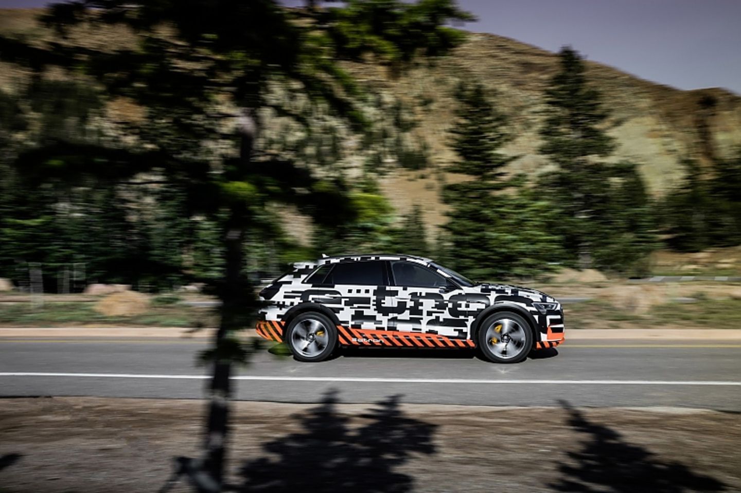 Im Boost-Modus erreicht der e-tron quattro in weniger als sechs Sekunden die 100 km/h-Marke