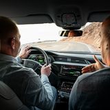 Während der Fahrt steht der Experte Rede und Antwort