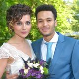 Anni Brehme (Linda Marlen Runge) heiratet 2015 zum Schein Flüchtling Amar Akram (Thando Walbaum)