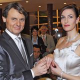 2008 führt Jo Gerner (Wolfgang Bahro) Katrin Flemming (Ulrike Frank) zum Traualtar