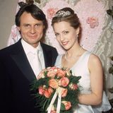 Isabel Eggert (Natalie Alison) blies Jo Gerner (Wolfgang Bahro)