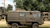 Der kleine Funkwagen mit geschlossenem Aufbau.