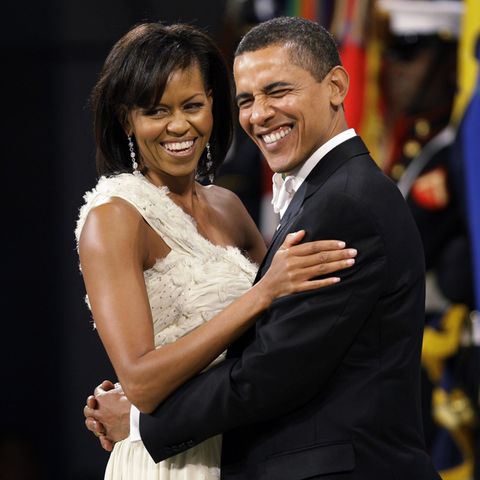Michelle und Barack Obama Arm in Arm