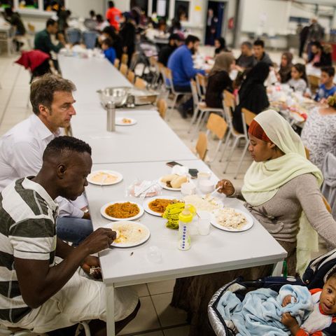 100 Tage Ellwangen: "Wir verstecken uns, wir tauschen Zimmer, viele schlafen irgendwo im Gelände"