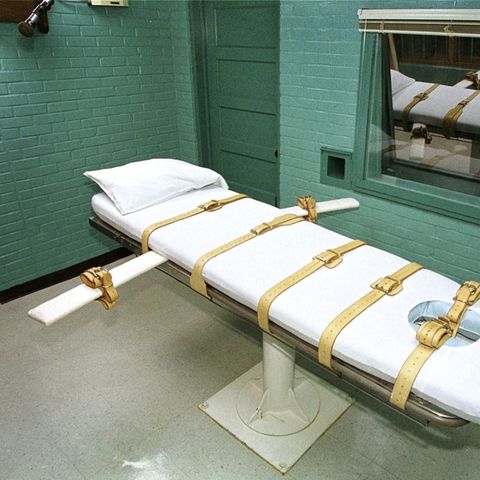 Im Hinrichtungsraum des Huntsville-Gefängnisses in Texas steht eine weiß bezogenen Liege für die Todeskandidaten