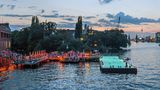 Das Badeschiff auf der Spree wird von vielen internationalen Reiseführern empfohlen. Zu Recht