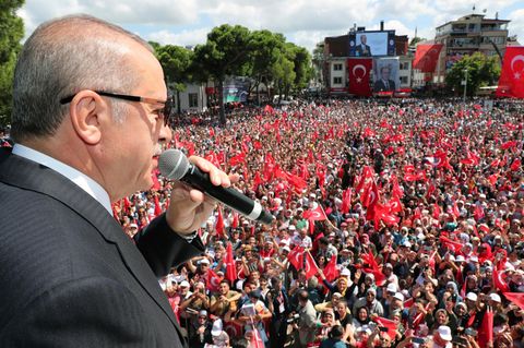 Erdogan ruft "Wirtschaftskrieg" aus und droht den USA mit einem Bruch