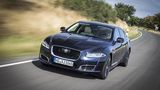 Der Jaguar XJ50 ist gut ausgestattet