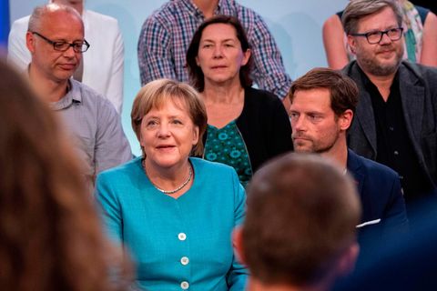 Angela Merkel mit Bürgern aus Jena im Bürgerdialog zum Thema Europa