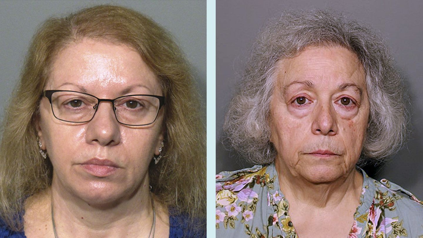 Die ehemaligen Cafeteria-Mitarbeiterinnen Joanne Pascarell, links, und ihre Schwester Marie Wilson wurden angeklagt, fast eine halbe Million US-Dollar (439.000 Euro) gestohlen zu haben
