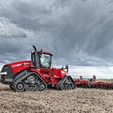 Der dritte Platz geht an den Case IH Steiger/Quadtrac 600. Er liefert bis zu 670 PS bei einem Gewicht von 22 Tonnen. Sein Tank fasst 1.880 Liter Diesel.