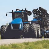 Die zweite Hälfte des Traktor-Rankings führt der New Holland T9.670 an. Er leistet kräftige 648 PS aus seinen 12,7 Litern Hubraum.
