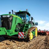 Der US-amerikanische Hersteller Deere & Company baut nicht nur den viertplatzierten Traktor 9620RX, sondern bietet auch ein kompakteres Modell an. Der John Deere 9570RX leistet 628 PS mit seinem 15 Liter-Hubraum-Motor.