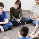 Platz 15: Erziehungswissenschaften  Erziehungswissenschaftler arbeiten in sonderpädagogischen Einrichtungen, mit Kindern, Jugendlichen oder Senioren und in der Erwachsenenbildung. Sie verdienen zum Einstieg im Schnitt 35.917 Euro. Lehrer sind noch einmal extra gefasst.