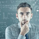 Platz 6: Mathematik und Informatik  Mathematiker und Informatiker sind in der Wirtschaft gefragt, vor allem im Bank- und Versicherungswesen, aber auch in anderen Branchen. Einstiegsgehalt: 46.191 Euro.