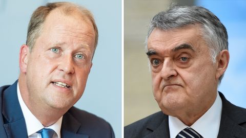 Wegen des Falls Sami A. unter Beschuss (v.l.): Die NRW Minister Joachim Stamp (FDP), Herbert Reul (CDU)