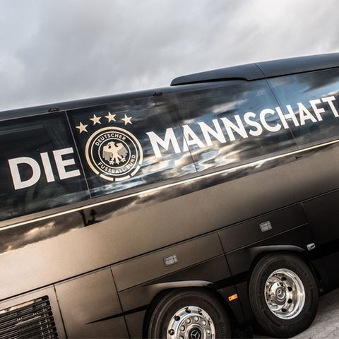 DFB-Präsident Reinhard Grindel stellt den Slogan "Die Mannschaft" auf den Prüfstand