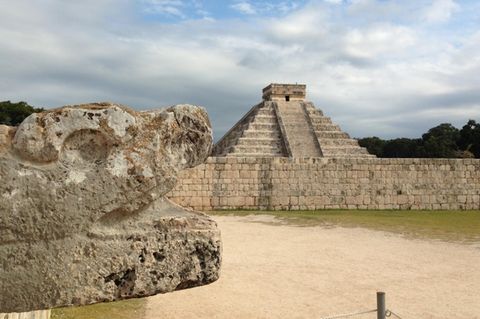 Die Pyramide des Kukulcán in Chichén Itzá im mexikanischen Bundesstaat Yucatán