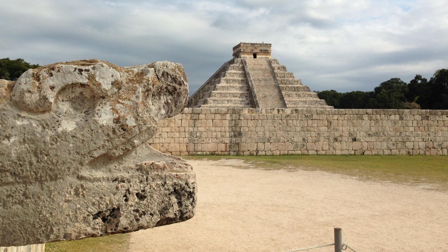 Die Pyramide des Kukulcán in Chichén Itzá im mexikanischen Bundesstaat Yucatán
