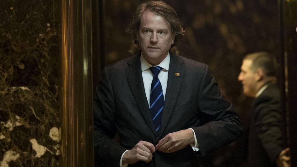 Donald F. McGahn sitzt im Beraterstab des Weißen Hauses Donald F. McGahn sitzt im Beraterstab des Weißen Hauses