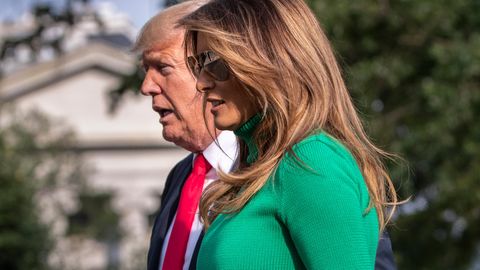 Donald Trump soll seiner Frau Melania mit Abschiebung drohen, falls sie sich scheiden lässt