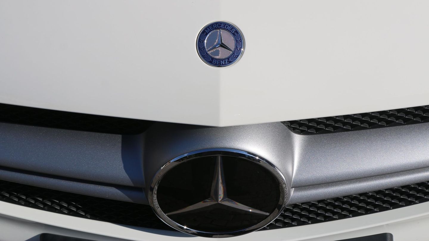 Daimler betonte, man kooperiere mit den Behörden