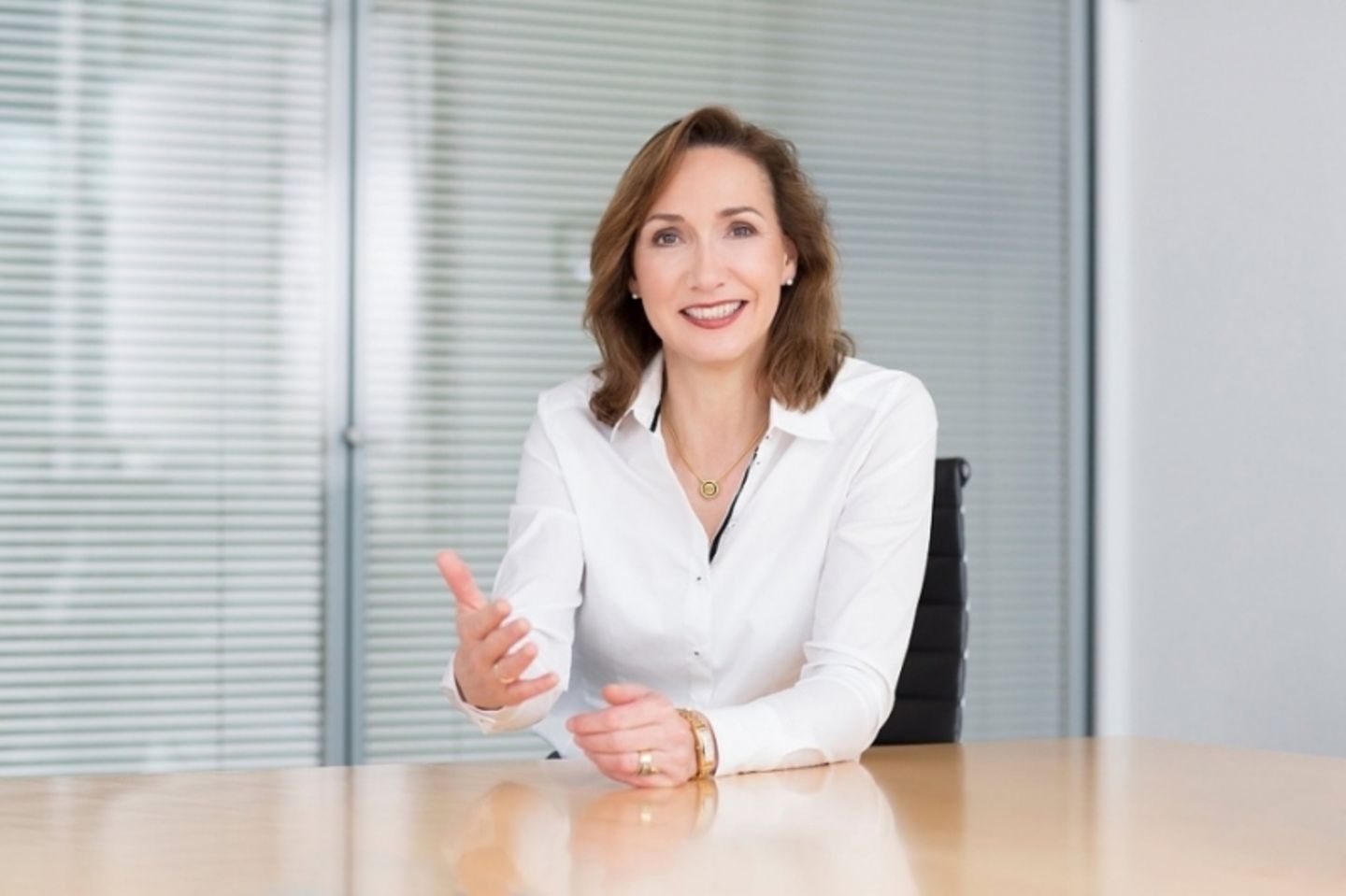 Renata Jungo Brüngger: Die Gesetzgebung muss mit der technischen Entwicklung Schritt halten, sonst können wichtige Innovationen beim automatisierten und autonomen Fahren nicht auf die Straße kommen Renata Jungo Brüngger: Die Gesetzgebung muss mit der technischen Entwicklung Schritt halten, sonst können wichtige Innovationen