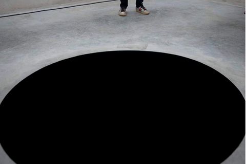 Anish Kapoors Kunstwerk "Descent into limbo"