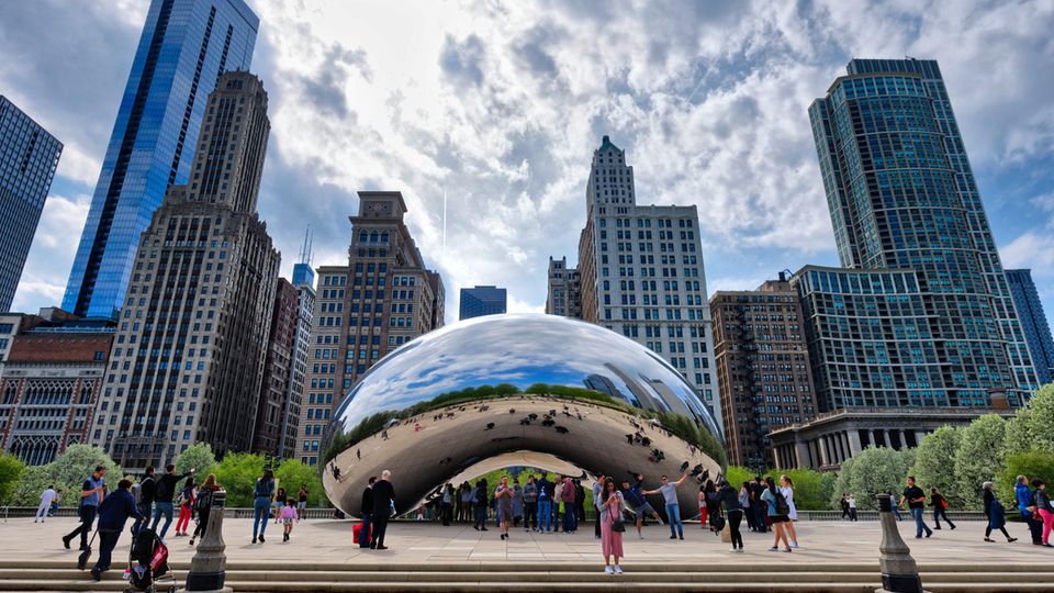 Kapoors Kunstwerk "Cloud Gate" in Chicago