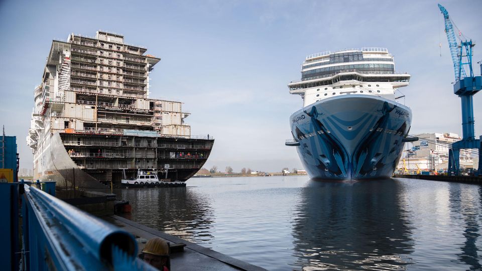 Nabu Kreuzfahrt-Ranking 2018: Auf Platz 1 beim Nabu-Kreuzfahrt-Ranking 2018 steht ein Schiff, das sich noch im Bau befindet: Die "Aida Nova" entsteht auf der Meyer Werft in Papenburg und wird das erste Kreuzfahrtschiff weltweit sein, das mit Flüssigerdgas angetrieben wird. Auf Platz 1 beim Nabu-Kreuzfahrt-Ranking 2018 steht ein Schiff, das sich noch im Bau befindet: Die "Aida Nova" entsteht auf der Meyer Werft in Papenburg und wird das erste Kreuzfahrtschiff weltweit sein, das mit Flüssigerdgas angetrieben wird.