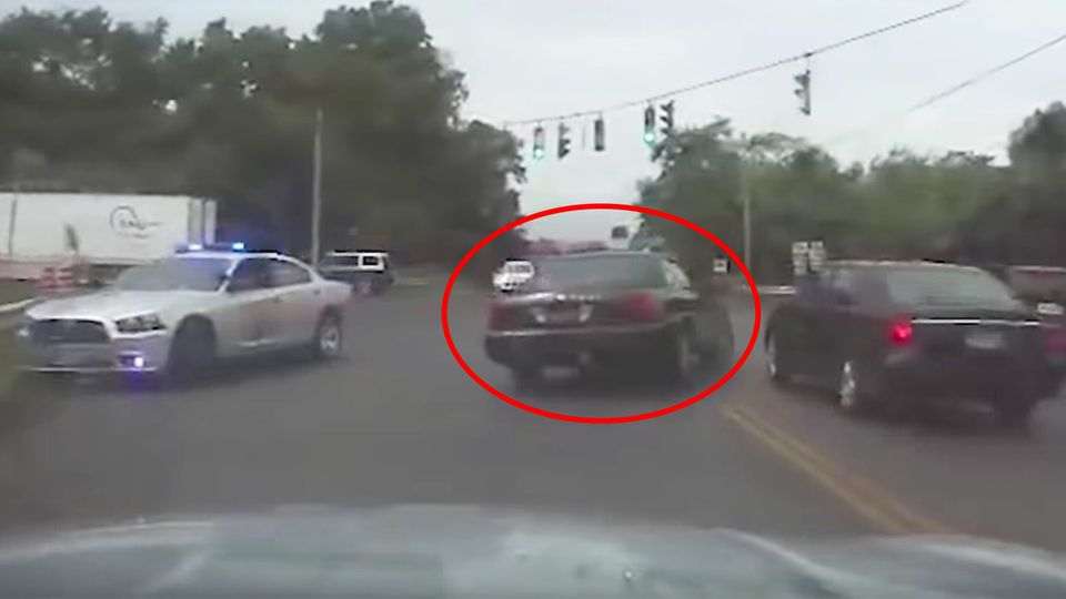 USA: Verdächtiger in Ohio flüchtet mit Polizei-Streifenwagen USA: Verdächtiger in Ohio flüchtet mit Polizei-Streifenwagen