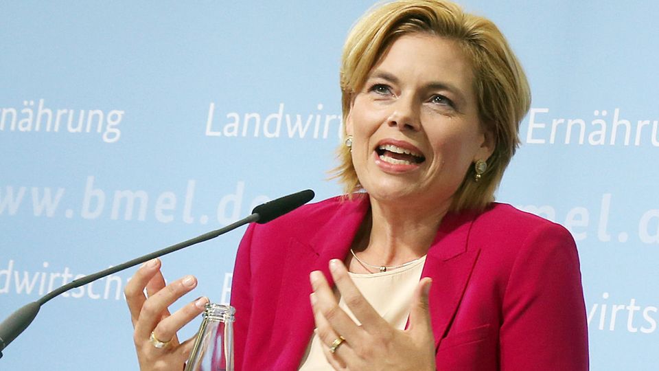 Landwirtschaftsministerin Klöckner will den Bauern gut die Hälfte der Schadenssumme von geschätzten 680 Millionen Euro ersetzen