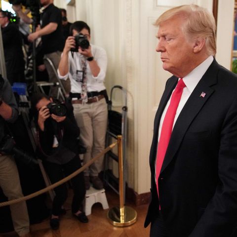 Zwei Vertraute von Donald Trump bringen mit ihren eigenen juristischen Problemen den US-Präsidenten in Schwierigkeiten