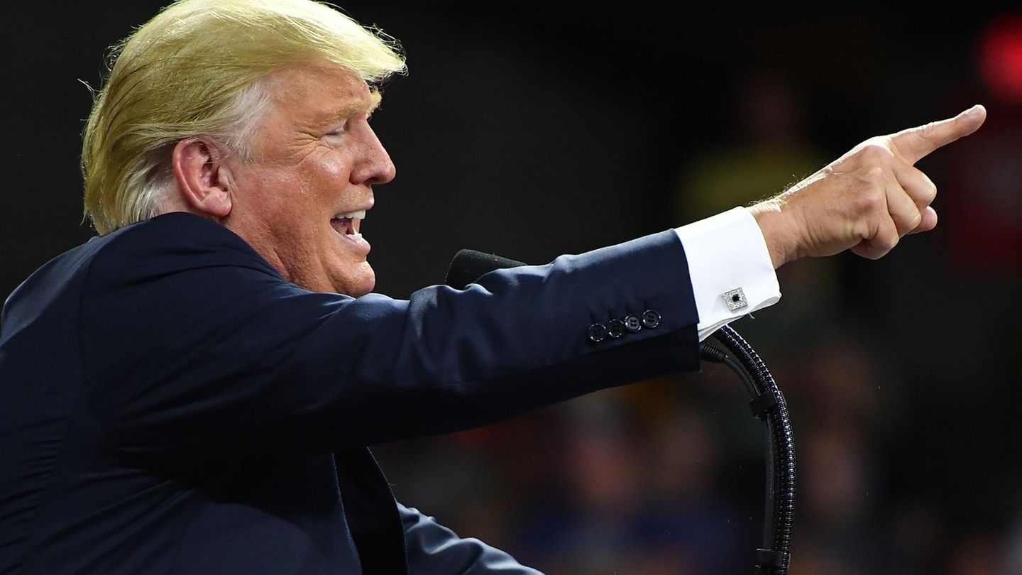 Donald Trump setzt zur Attacke auf Twitter an