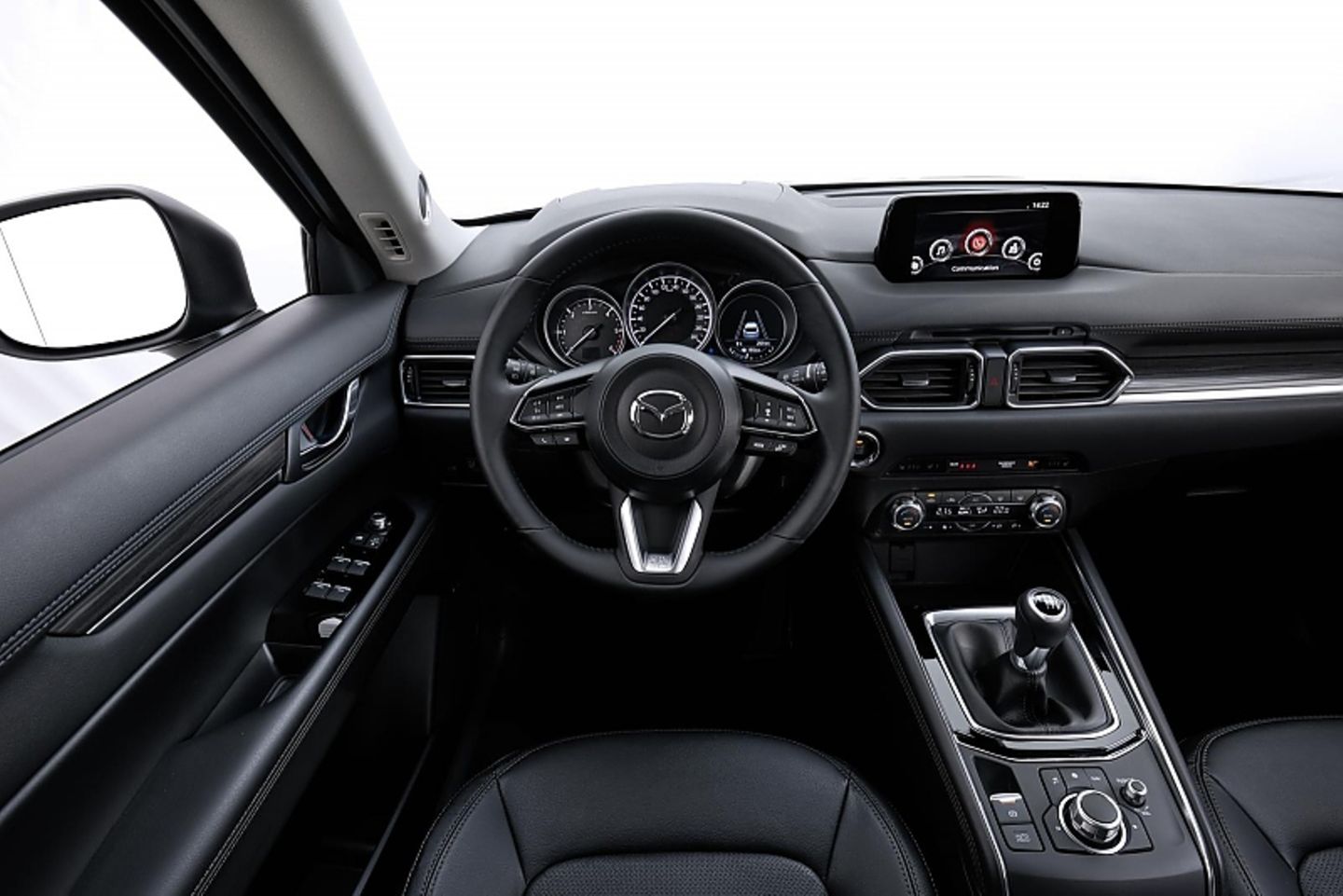 Das Cockpit im Mazda CX-5 ist fahrerorientiert