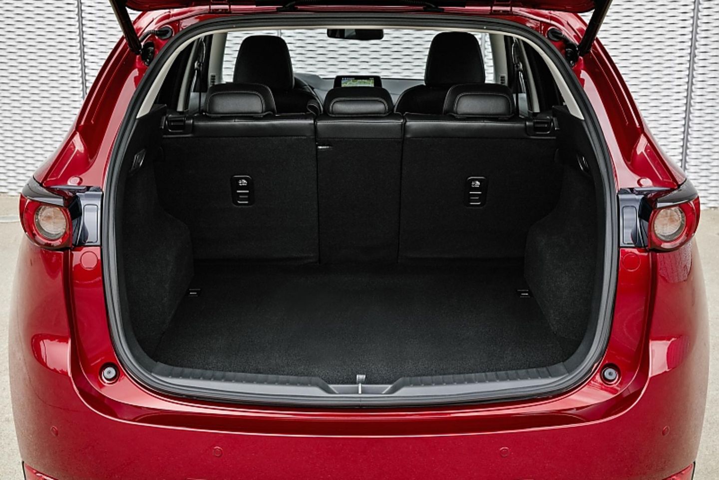 Viel Platz im Laderaum des Mazda CX-5