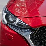 LED-Scheinwerfer sorgen am Mazda CX-5 nachts für helles Licht