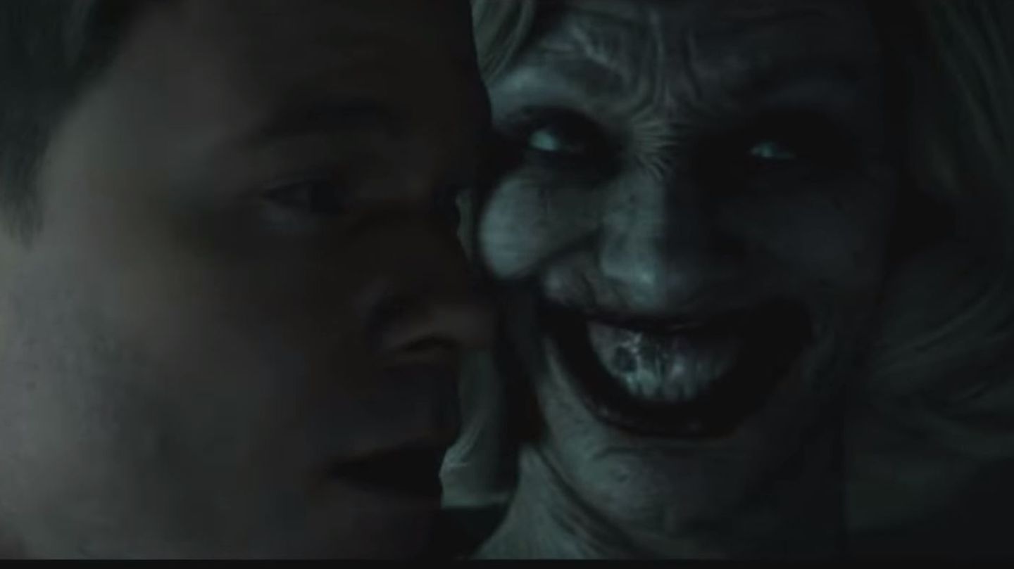 Gamescom: The Dark Pictures - Man of Medan Darum geht's: Eine Gruppe von Tauchern erforscht ein altes Wrack - und weckt dabei dunkle Mächte. Klassischer Horror. Darum freuen wir uns drauf: Schon bei "Until Dawn" bewiesen Supermassive Games, wie großartig ein interaktiver Horrorfilm funktionieren kann. Und auch diesmal müssen die Spieler eine Gruppe von Menschen durch ein gruseliges Szenario navigieren. Jede Entscheidung kann da das Leben einer Hauptfigur kosten. Und die klaustrophobischen, dunklen Schiffsgänge und eklige Wassermonster tun ihr übriges. Spannung pur. Dann kommt's: Der Horror beginnt nächstes Jahr auf PS4, Xbox One und PC The Dark Pictures - Man of Medan Darum geht's: Eine Gruppe von Tauchern erforscht ein altes Wrack - und weckt dabei dunkle Mächte. Klassischer Horror. Darum freuen wir uns drauf: Schon bei "Until Dawn" bewiesen Supermassive Games, wie großartig ein interaktiver Horrorfilm funktionieren kann. Und auch diesmal müssen die Spieler eine Gruppe von Menschen durch ein gruseliges Szenario navigieren. Jede Entscheidung kann da das Leben einer Hauptfigur kosten. Und die klaustrophobischen, dunklen Schiffsgänge und eklige Wassermonster tun ihr übriges. Spannung pur. Dann kommt's: Der Horror beginnt nächstes Jahr auf PS4, Xbox One und PC