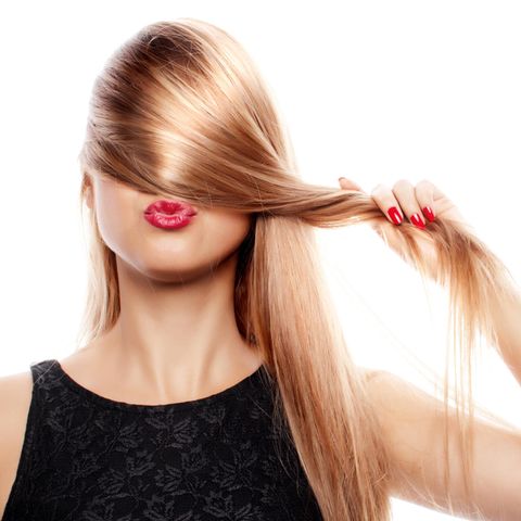Frau mit glatten Haaren