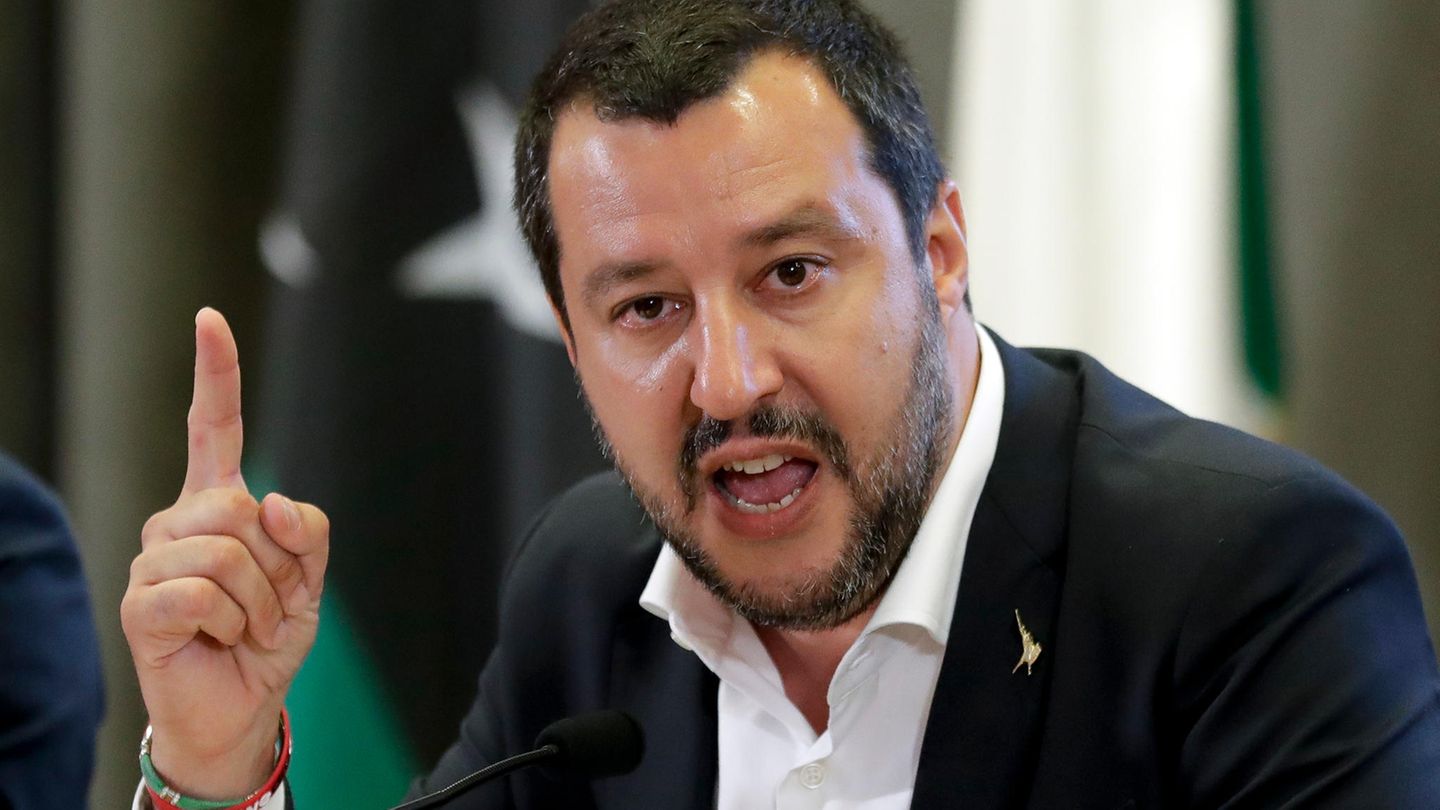 Gegen Matteo Salvini soll wegen Freiheitsberaubung von Flüchtlingen ermittelt werden