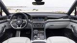 Der Innenraum des VW Atlas Cross Sport Prototyp ist aufgrund des Glasdaches sehr hell