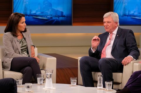 Anne Will und Volker Bouffier diskutieren über ein Einwanderungsgesetz