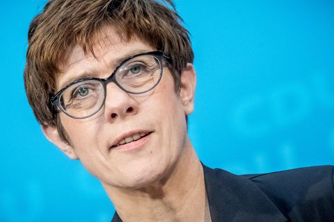  "Wir müssen die Normalbürger in der Mitte entlasten": Annegret Kramp-Karrenbauer, Generalsekretärin der CDU