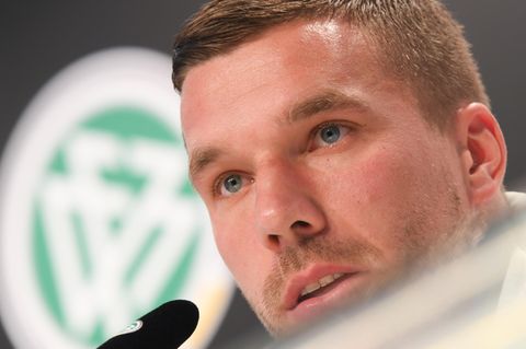 Lukas Podolski weist Rassismus-Vorwürfe gegen Nationalelf zurück